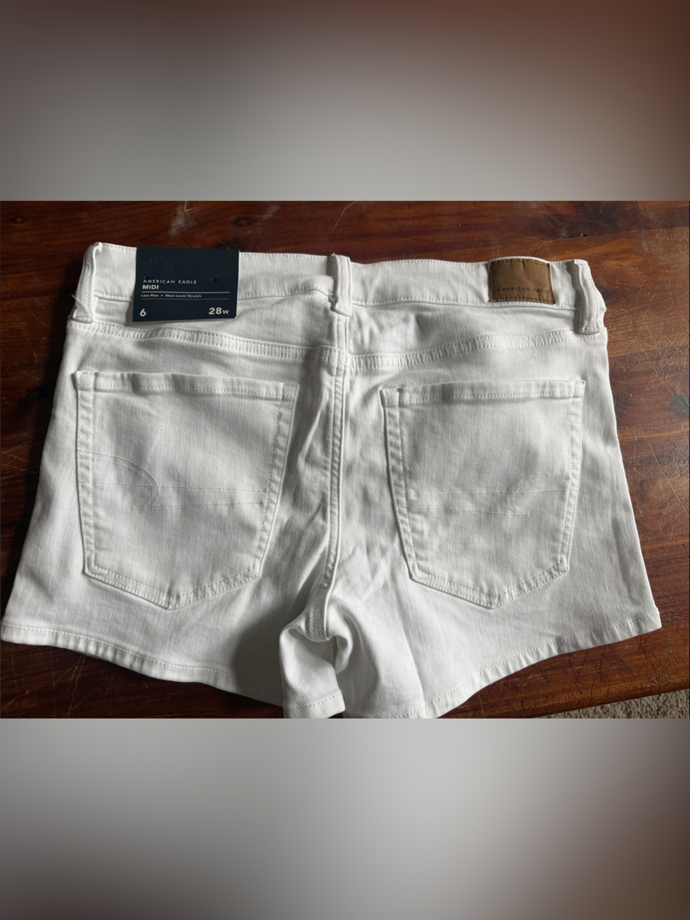 American Eagle Outfitters White Stretchy Denim Shorts Size 6